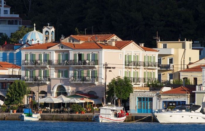 Samaina Port Hotel