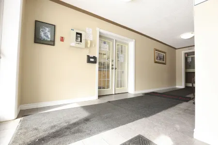 Owen Sound Inn Отели в г. Оуэн-Саунд