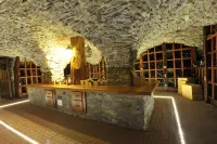 Café Quinson Relais de Charme Hotels in Ла-Саль