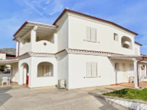 Residence in Orosei Apartments with Air Conditioning and Private Outdoor Area โรงแรมในOrosei