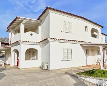 Residence in Orosei Apartments with Air Conditioning and Private Outdoor Area Hoteles en Orosei