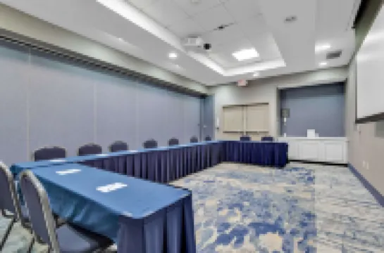 ヒルトン ガーデン イン マートル ビーチ / コースタル グランド モール