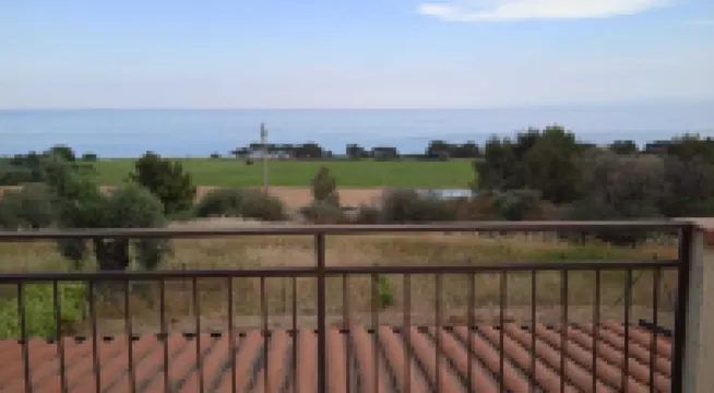 2 Bed Villa - Sleeps 4 - Pets - Garden - Parking