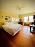 Sasquatch Crossing Eco Lodge B&B Hotels in Fraser Valley C