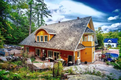 Belle de Nuit Hotels near River Walk Wakefield