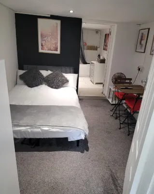 Hidden Treasure- 2 Beds Sleeps 3 Gillingham - Apartments
