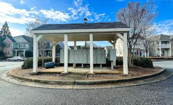 Amazin Lrg 3 Bed House w/ King Bed