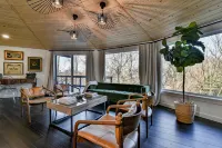 La Maison Mirch - Luxe Design Retreat Hotels in Reems Creek