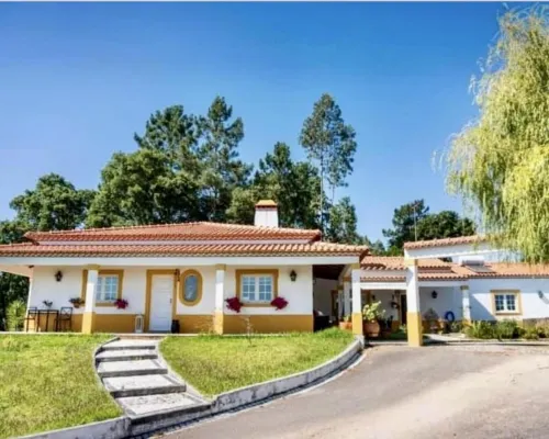 Farmhouse Sleeps 8 with Pool & Horses Hotele w: Évora de Alcobaça