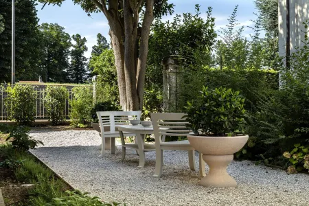 Villa la Tuia B&B Отели рядом с достопримечательностью «Базилика Сан-Микеле-ин-Форо»