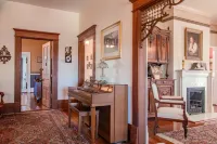 The Oaks Victorian Inn Hotels in Christiansburg