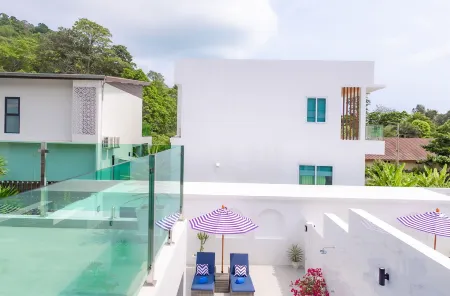 Koh Chang Luxury Pool Villas Отели рядом с достопримечательностью «Chao Por Koh Chang Shrine»