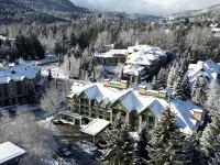 ピナクル ホテル ウィスラー ビレッジ ウィスラーのホテル