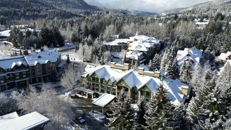 Pinnacle Hotel Whistler