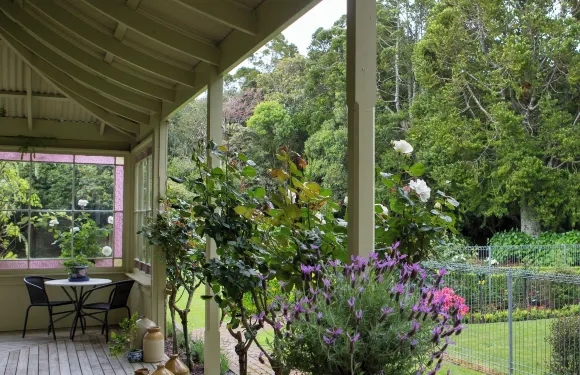 泰羅亞小屋旅館