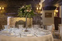 Macdonald Bear Hotel - Pet friendly