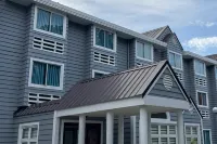 Microtel by Wyndham Eagle Ridge Hotels in Indang
