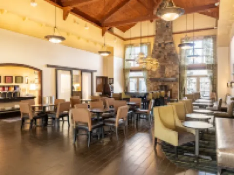 ハンプトン イン & スイーツ ニュータウン バックスのホテル