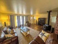 4-bedroom home minutes from Antelope Canyon and Horseshoe Bend, RV/Boat Parking