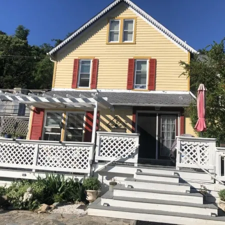 3B/1FB/Kitchen, Center of Town, The Cottage @ the Manor