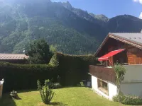 GARDEN GROUND IN CHALET WITH WIFI CLASS 3 STARS