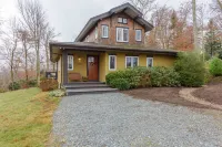 Contemporary Mountain Retreat with Media Room and Fireplace - Charming Escape