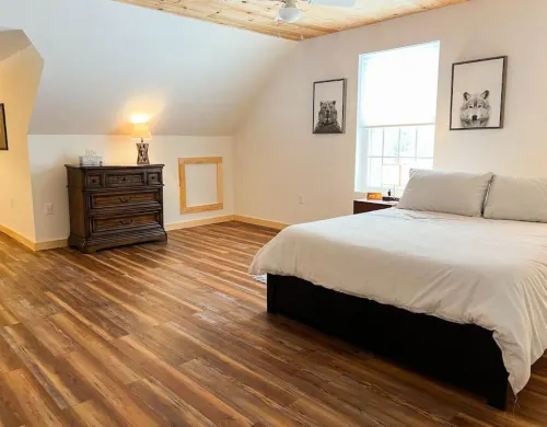 Hot Tub and Tesla Charging on Serene Acres - Stunning Rustic Oasis