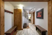 Charming Condo with Cozy Living Space and Balcony - Inviting Escape