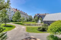 Mountain View Condo with Fast WiFi, Shared Hot Tub, & Resort Amenities Hotels in Stratton