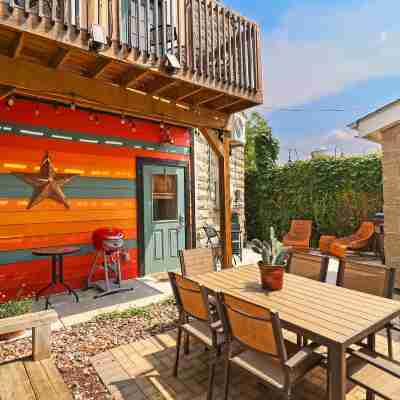 Charming Hideaway with Private Deck - Cozy Retreat in Downtown Delight Hotel Exterior
