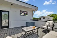 Rooftop Deck and Chic Interiors - Stunning Nashville Haven