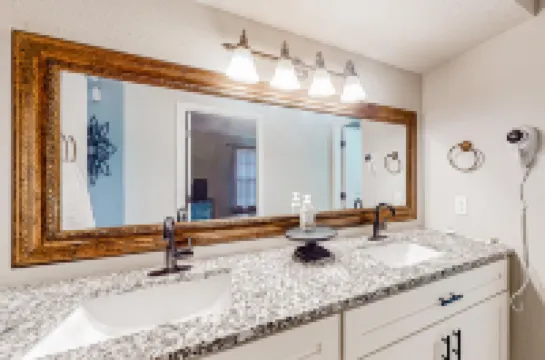 Branson Bliss Retreat - Unit 1, Entertainers Landing Branson, 1BR, 1BA, 4 Guests, Pets Welcome