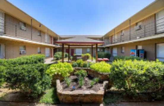 Centrally Located for a Unique Experience - Stylish Retreat