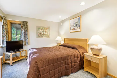 Charming Highridge Condo F2: Access to Pool, Hot Tub, and More!