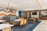 La Quinta Inn & Suites by Wyndham Austin South - petit déjeuner
