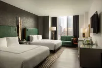 "ทอมป์สัน ออสติน, โดย ไฮแอท"