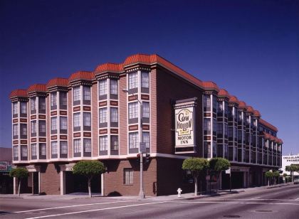 Cow Hollow Inn and Suites