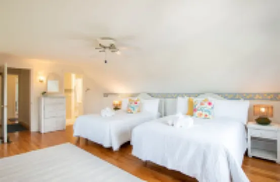 Sprawling Yard and Inviting Space - Charming Family Retreat 奧爾良酒店