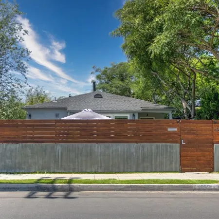 Stunning Venice Hideaway with Private Deck & Yard! Minutes to everything!