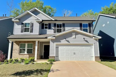Charming new 3-bedroom house in Raleigh w/weekly 15% & monthly 30% discounts Hotels near Cabela's