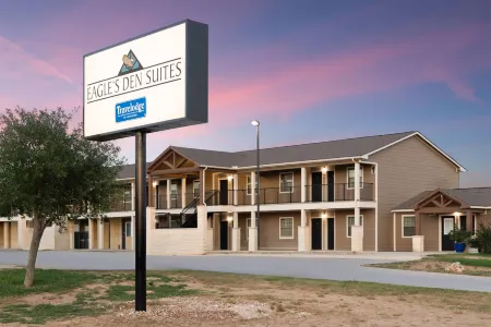 Eagle's Den Suites Carrizo Springs a Travelodge by Wyndham