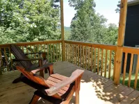 Lake Access and Scenic Views - Stunning Mountain Retreat