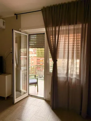 Comfortable and Bright Accommodation 10 Minutes Walk from Tiburtina Station Hotels in Tiburtina