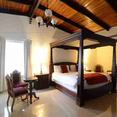 Hotel Contempo Rooms