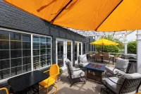 Harbor Town Inn Hotels in Manitowoc