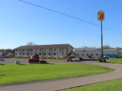 Super 8 by Wyndham Grand Rapids/Wyoming Hotels in Wyoming