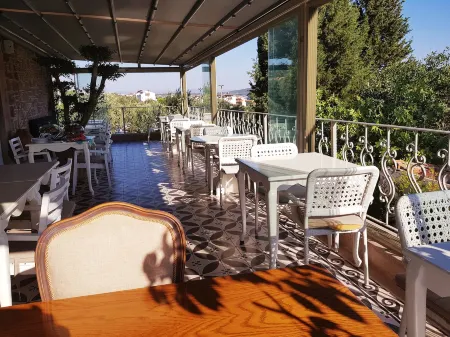 Cunda Fora Hotel Отели в г. Mithatpasa Mahallesi