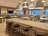 Fairfield Inn & Suites Santa Rosa Rohnert Park - breakfast