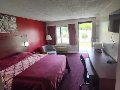 American Inn Chesapeake - Portsmouth Hotels near Target