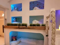Family Cottage 2 Mins from Hove Seafront Hotels in Hove